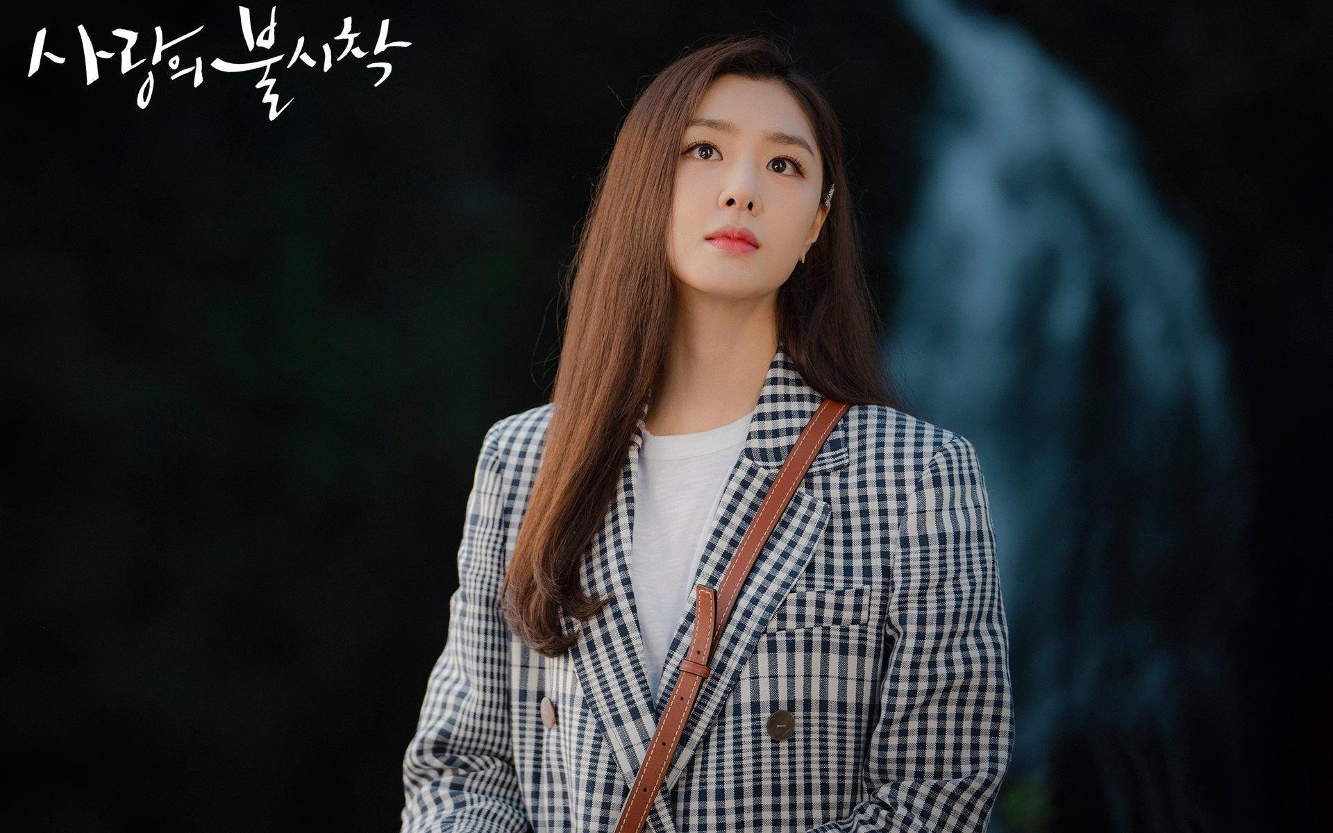 开云APP-上海海港发布新赛季球衣设计引热议，2021赛季上海海港最新球衣