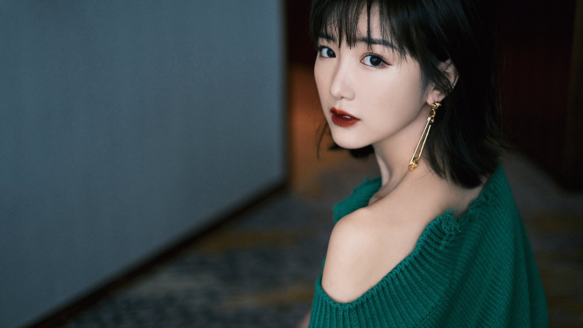 德甲激烈对抗，教练强调团队合作，德甲各俱乐部现任教练