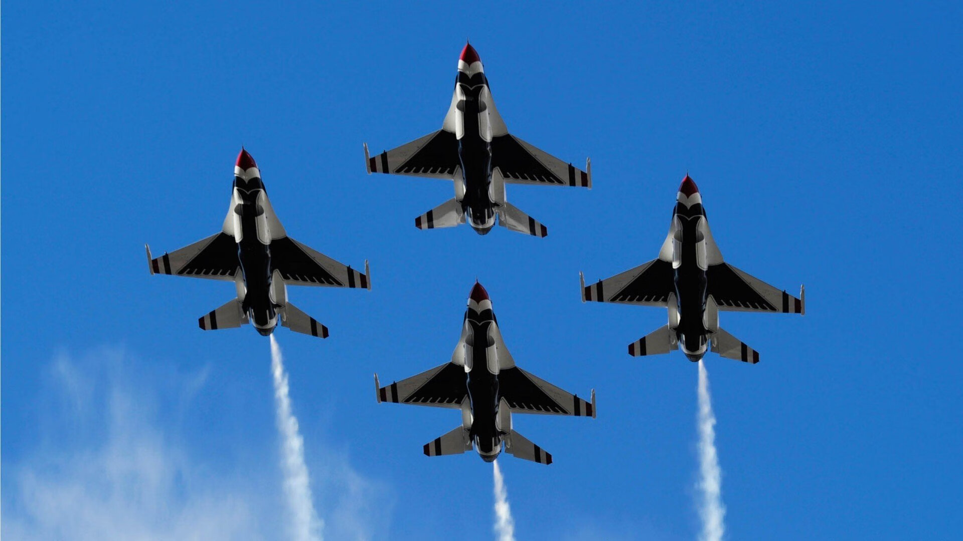 南安普顿：重返英超的挑战，南安普顿是英超球队吗_