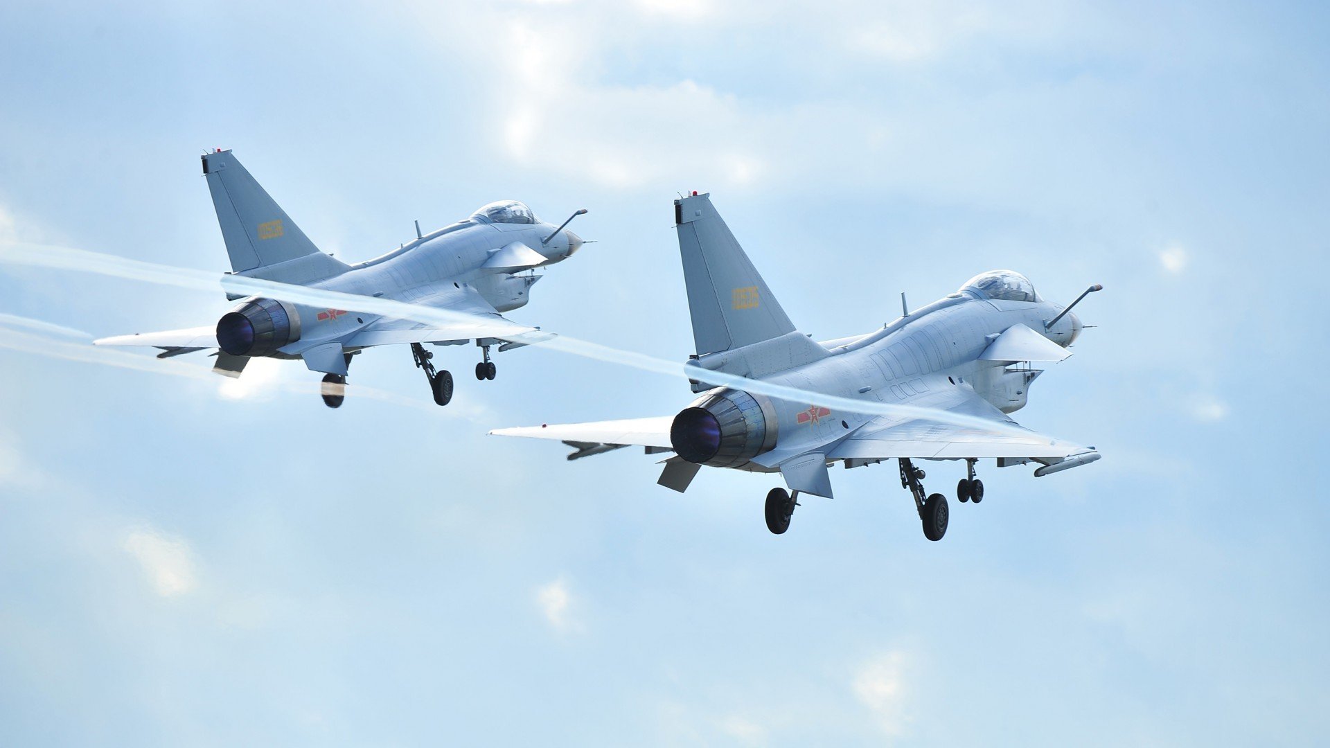 拜仁慕尼黑客场-战胜奥格斯堡，莱万破门，拜仁慕尼黑记录