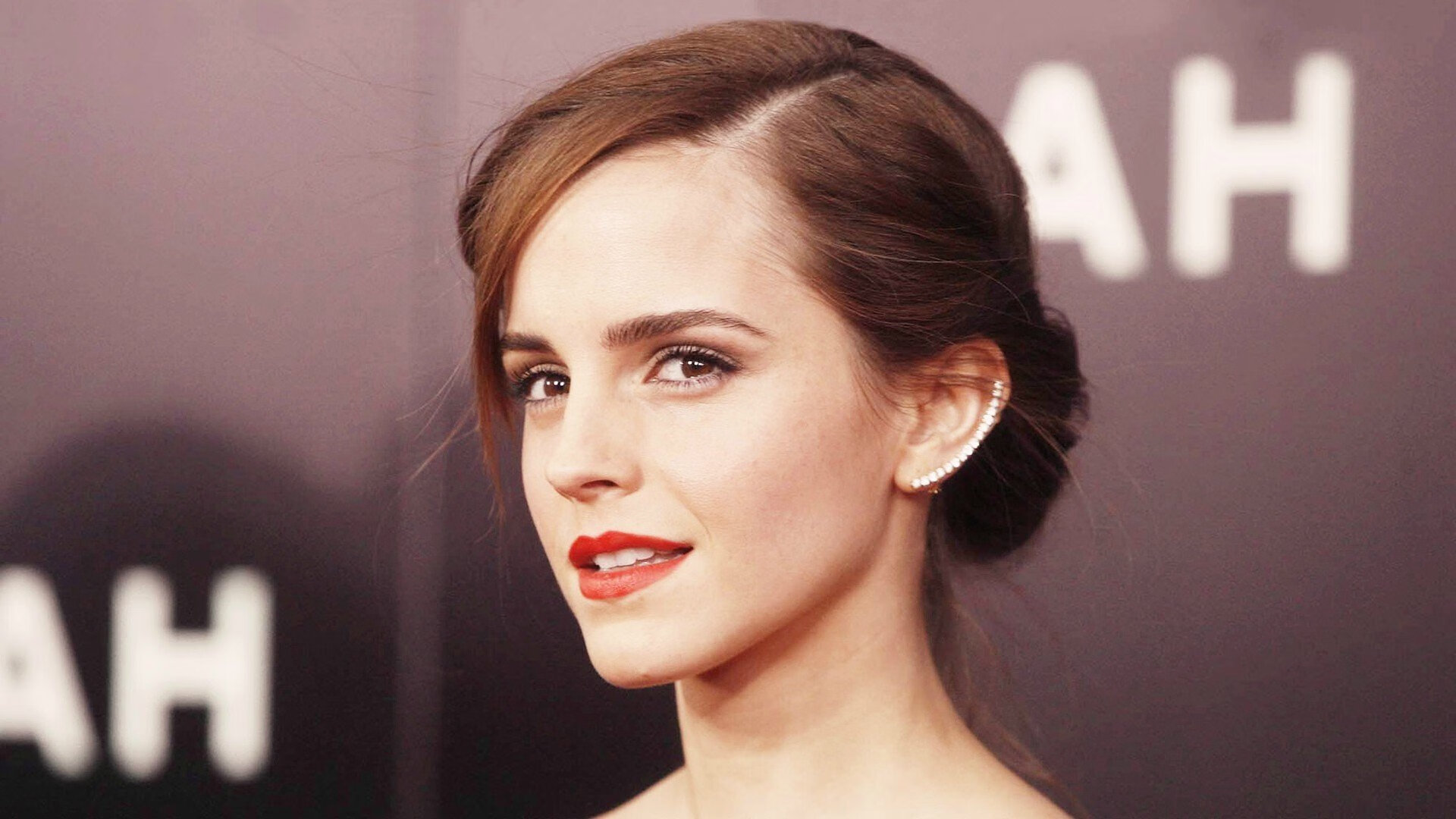 曼城胜利不力，卫冕冠军之路波折重重，曼城净胜球力压曼联夺冠